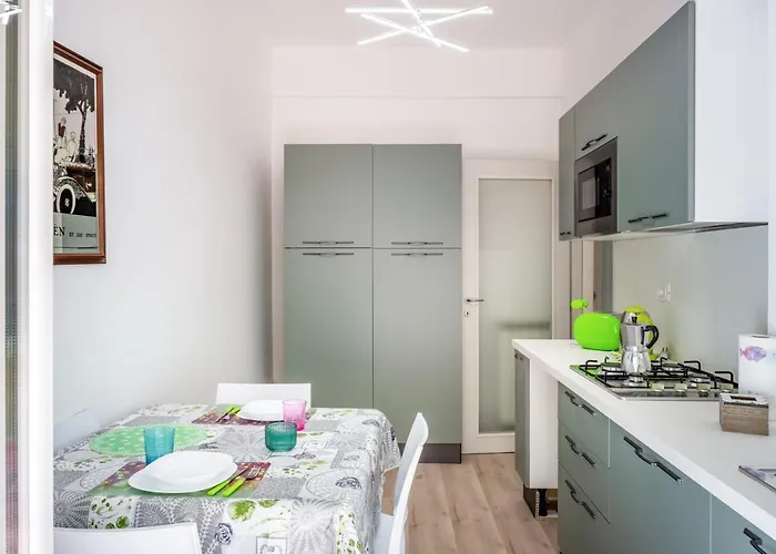 Lejlighed Guesthost - New Apt! 1km From Station 'la Spezia'