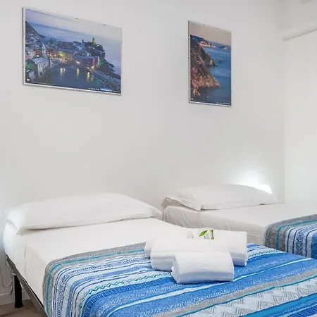 New Apt! 1km From Station 'la Spezia' 公寓 斯培西亚